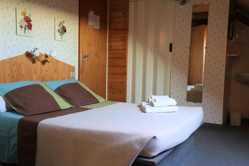 Chambres D'Hotes Lamourio Montdoumerc Exteriör bild